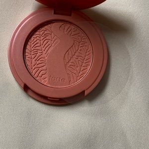 NWT Quirky Tarte Amazonian clay 12-hour Blush 1.5 g
